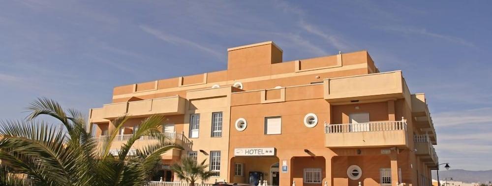 Hotel Blanca Brisa 2*
